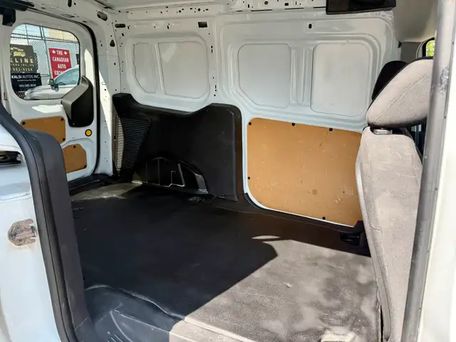 2018 Ford Transit Connect Van XLT - GAS SAVER - ONLY 160K! dans Autos et camions dans Région d’Oakville/Halton - Image 16