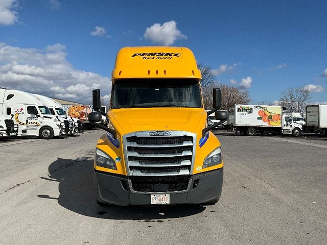 2019 Freightliner T12664ST in Heavy Trucks in Edmonton - Image 2