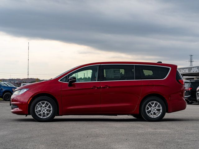 2025 Chrysler Grand Caravan SXT in Cars & Trucks in Barrie - Image 4