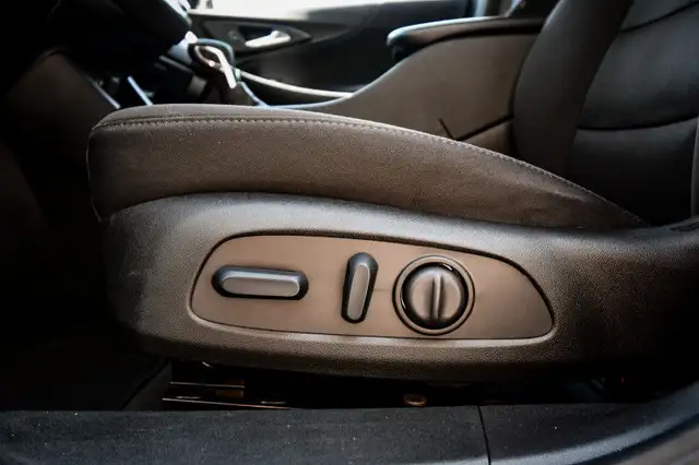 2023 Chevrolet Malibu LT • HEATED SEATS • SIRIUSXM • CP/AA in Cars & Trucks in Kingston - Image 27