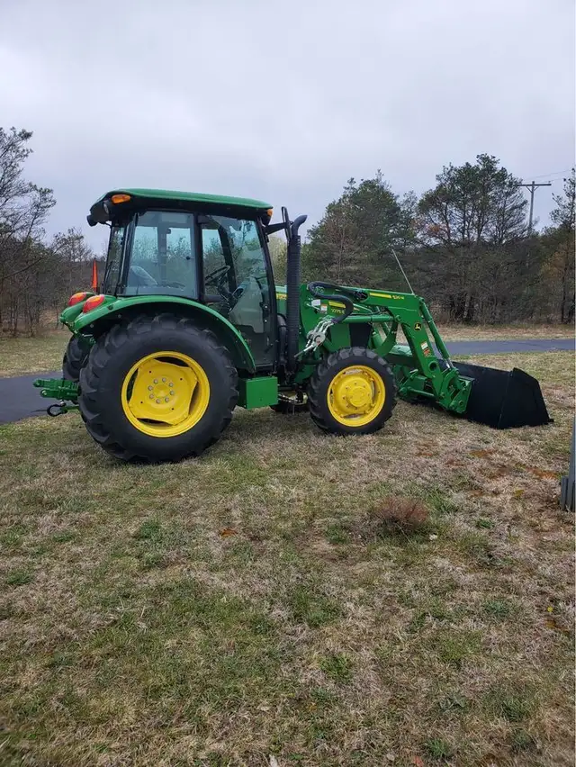 JD 5075E - 2021 in Heavy Equipment in Saskatoon - Image 3