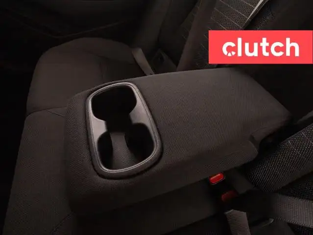 2021 Toyota Corolla SE w/ Apple CarPlay & Android Auto, Heated F dans Autos et camions dans Ottawa - Image 18