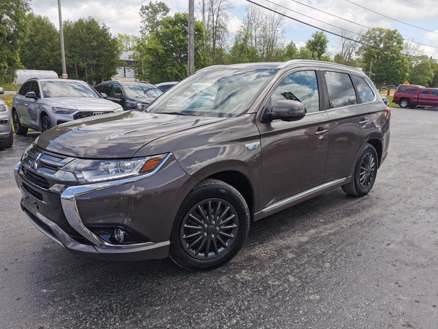 2018 Mitsubishi Outlander PHEV GT in Cars & Trucks in Belleville