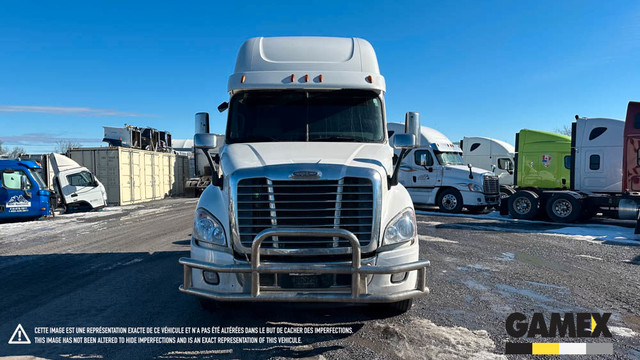 2016 FREIGHTLINER CASCADIA CAMION HIGHWAY in Heavy Trucks in Longueuil / South Shore - Image 3