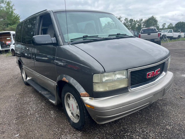 2005 GMC Safari in Cars & Trucks in Peterborough - Image 2