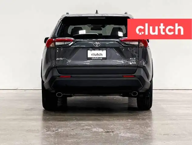 2022 Toyota RAV4 XLE AWD w/ Apple CarPlay, Heated Front Seats, R dans Autos et camions dans Ville de Toronto - Image 6