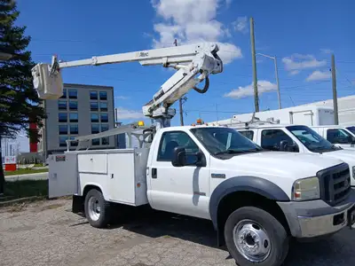 call 416-648-0721 - ONE OWNER - Runs great - 2006 F450 bucket pickup truck ,V8 6.0 litre diesel ,dul...