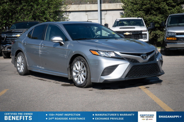 2018 Toyota Camry SE CLEAN CARFAX | LOW KM in Cars & Trucks in Calgary