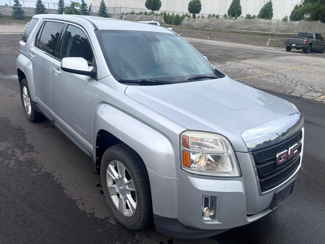 2012 GMC Terrain SLE-1 All-wheel Drive Sport Utility Automatic in Cars & Trucks in Mississauga / Peel Region - Image 3