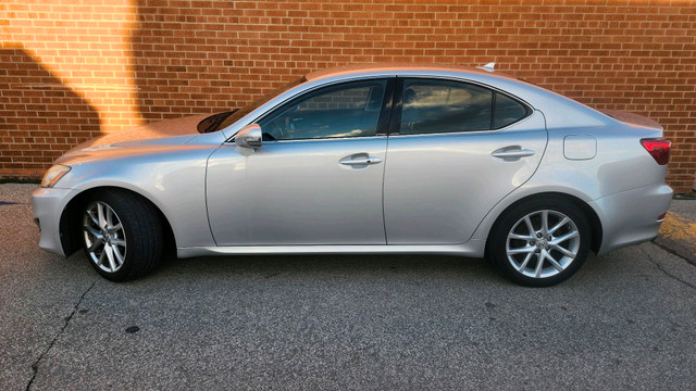 2011 Lexus IS 250 4dr Sdn Auto RWD in Cars & Trucks in Oakville / Halton Region - Image 2