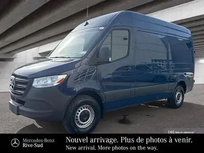 Engine: Moteur V6 3.0L Safety Equipment Système antipatinage à toutes les vitesses Poutres anti-intr...