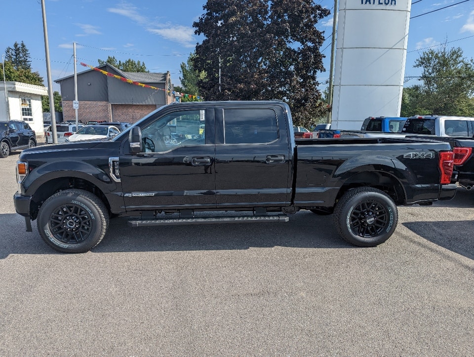  2022 Ford Super Duty F-250 SRW XLT *Black Appearance Pkg, 6.7L Diesel, Nav, Powerscope Mirrors, Tai