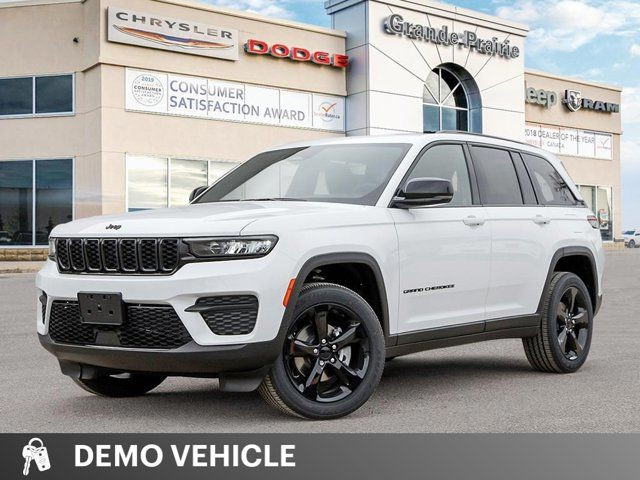 2024 Jeep Grand Cherokee Altitude in Cars & Trucks in Grande Prairie