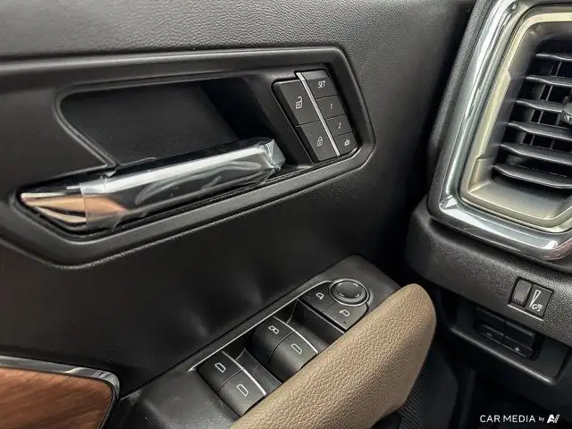 2025 GMC Canyon Denali in Cars & Trucks in Cowichan Valley / Duncan - Image 24