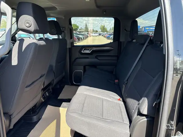 2023 Chevrolet Silverado 1500 RST Z71 OFF-ROAD | LOW KMS | 5.3L  in Cars & Trucks in Edmonton - Image 24