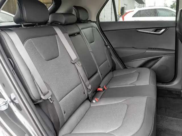 2025 Kia Niro dans Autos et camions dans Ottawa - Image 41