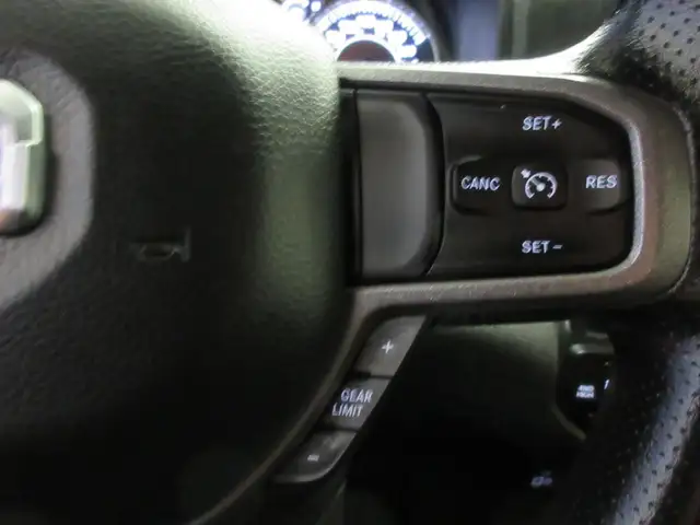 RAM 1500 2022 V-6 3.6 LITRES 4X4 CREW-CAB 61800 KM ! in Cars & Trucks in Lévis - Image 11