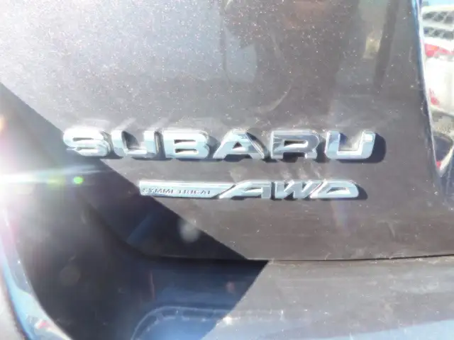Subaru Impreza Premium 2016 in Cars & Trucks in City of Montréal - Image 11
