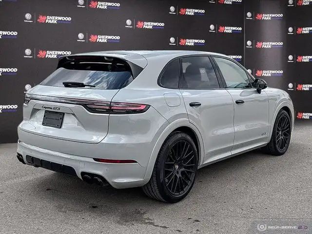2023 Porsche Cayenne GTS | PREMUIM PKG | MATRIX HEADLIGHTS dans Autos et camions dans Comté de Strathcona - Image 7