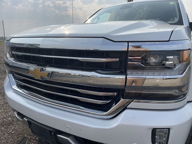 2018 Chevrolet Silverado 1500 High Country in Cars & Trucks in Calgary - Image 3