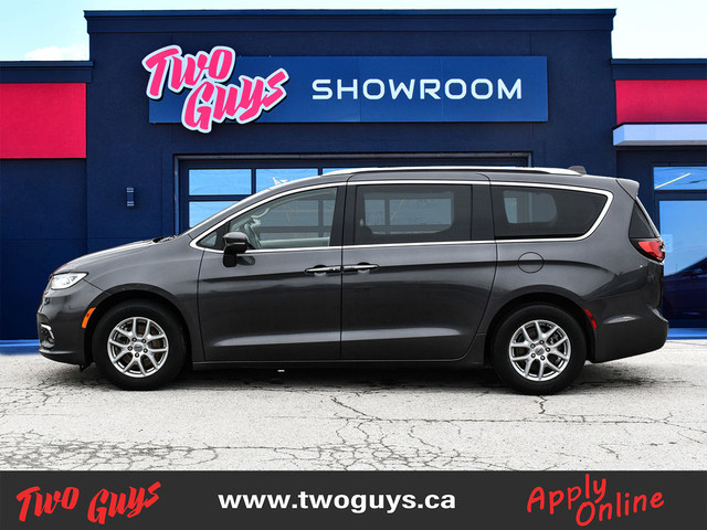 2023 Chrysler Pacifica Touring L FWD Leather Back Up Camera in Cars & Trucks in St. Catharines - Image 4