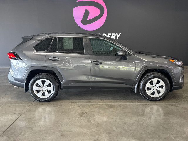 2020 Toyota RAV4 LE FWD GROUPE ÉLECTRIQUE A/C in Cars & Trucks in Saint-Jean-sur-Richelieu