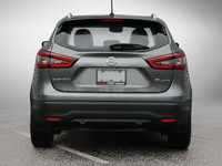 This Nissan Qashqai boasts a Regular Unleaded I-4 2.0 L/122 engine powering this Variable transmissi... (image 5)