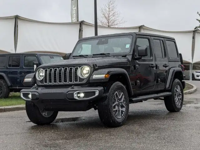 2025 Jeep Wrangler Sahara - McKinley Leather Seats - Technology in Cars & Trucks in Calgary - Image 4