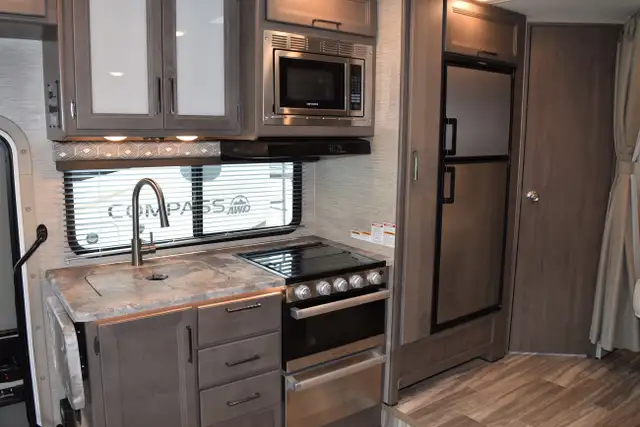 2023 FOURWINDS 24F dans VR et caravanes dans Kelowna - Image 7