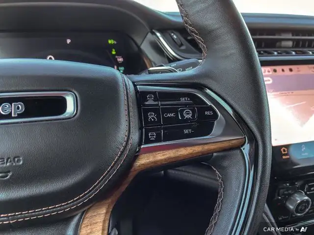 2022 Jeep Grand Cherokee 4xe Summit Reserve | Passenger in Cars & Trucks in Edmonton - Image 20