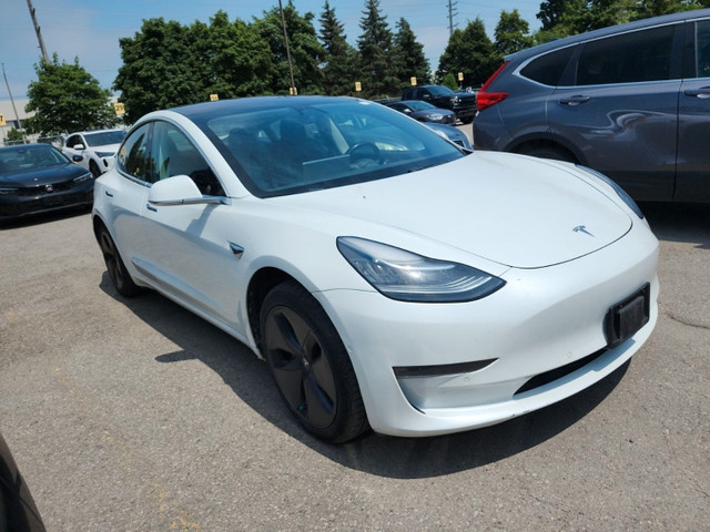 2018 Tesla Model 3 BASE *AUTOPILOT/NAVI/BACKUP CAM/PANO ROOF/LOA in Cars & Trucks in City of Toronto - Image 2