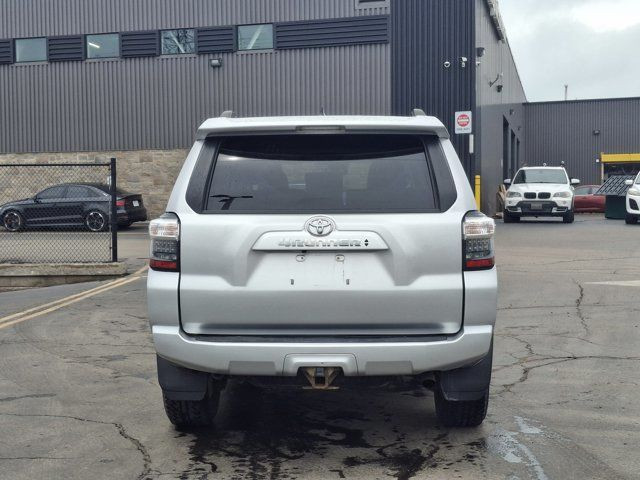 2020 Toyota 4Runner SR5 4WD | Leather | Sunroof | 3rd Row Seats in Cars & Trucks in Guelph - Image 4