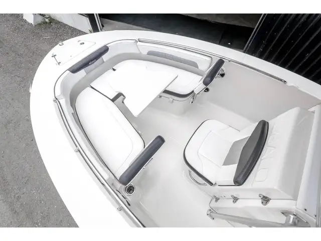 2020 Robalo R202 Explorer in Powerboats & Motorboats in Québec City - Image 25