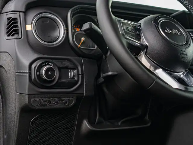 2025 Jeep Wrangler Sahara in Cars & Trucks in Barrie - Image 17