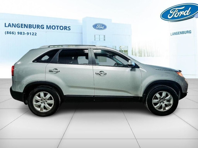 2013 Kia SorentoLX V6 in Cars & Trucks in Regina - Image 3