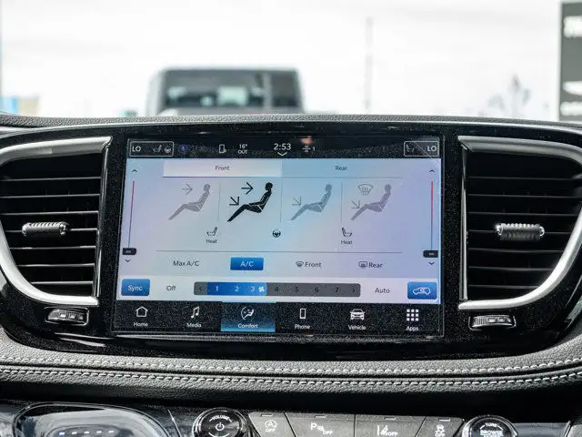 2025 Chrysler Pacifica Select in Cars & Trucks in Barrie - Image 26