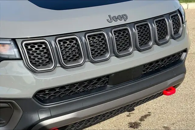 2023 Jeep Compass 4WD TRAILHAWK in Cars & Trucks in Edmonton - Image 30