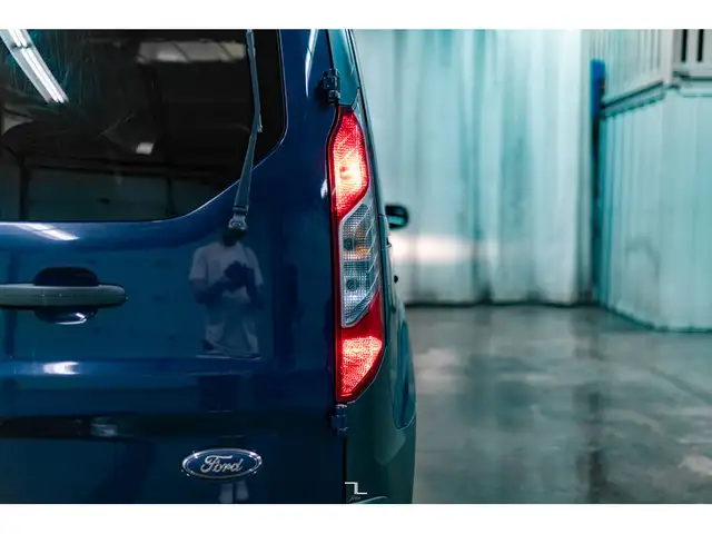 2017 Ford Transit Connect Cargo Van in Cars & Trucks in Grande Prairie - Image 10