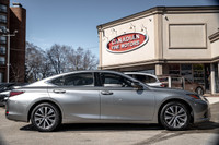 ENJOY 6 MONTHS NO PAYMENT!! LEXUS INSPECTION IS AVAILABLE UPON REQUEST!! CARFAX VERIFIED AVAILABLE U... (image 4)