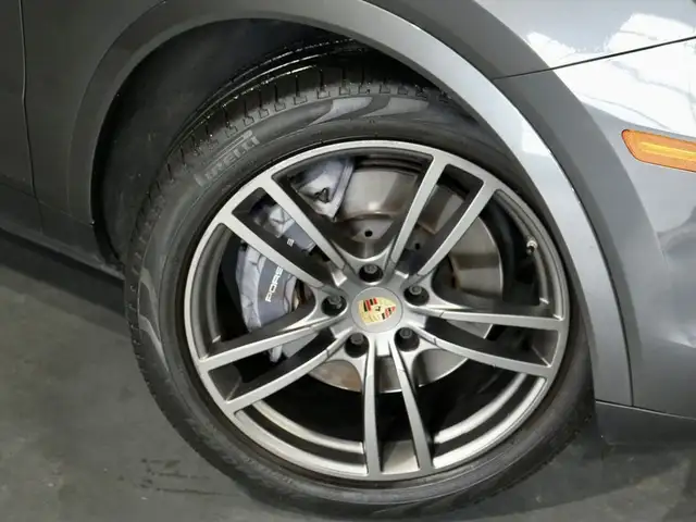 2021 Porsche Cayenne Coupe/PANO/1-OWNER/21 IN RIMS/PANO/CAM/NAV in Cars & Trucks in Mississauga / Peel Region - Image 10