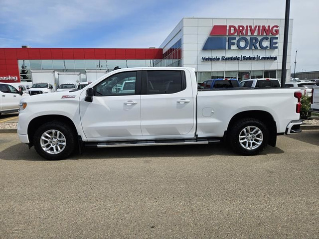2023 Chevrolet Silverado 1500 4WD Crew Cab 157" RST, 5.3L V8 Gas in Cars & Trucks in St. Albert - Image 2