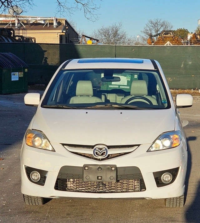 2010 Mazda Mazda5 in Cars & Trucks in Oakville / Halton Region - Image 2