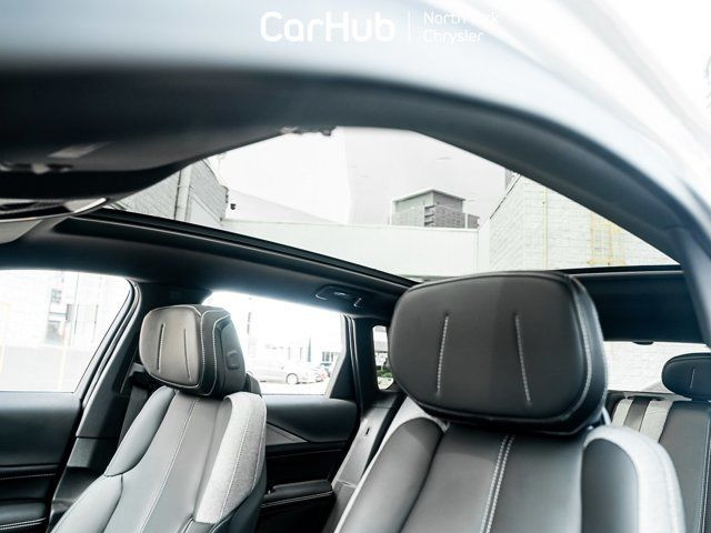 2024 Cadillac LYRIQ Tech Panoroof Heated Seats Navi dans Autos et camions  à Ville de Toronto - Image 4