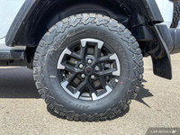 This Jeep Wrangler has a strong ERC 3.6L Pentastar(TM) VVT V6 engine w/ESS engine powering this Auto... (image 9)