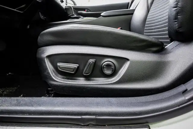 2023 Toyota Camry SE • HEATED SEATS • CP/AA • REAR CAM in Cars & Trucks in Kingston - Image 27