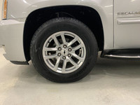 Check out this vehicle's pictures, features, options and specs, and let us know if you have any ques... (image 4)