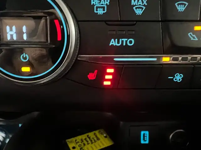 2020 Ford Escape in Cars & Trucks in Edmonton - Image 17