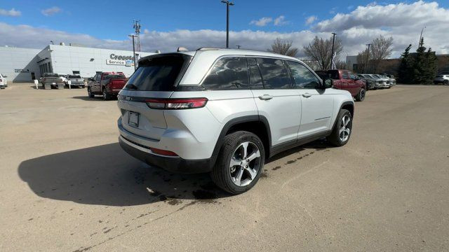 2023 Jeep Grand Cherokee 4xe BASE | Luxury Tech Group II in Cars & Trucks in Edmonton - Image 2