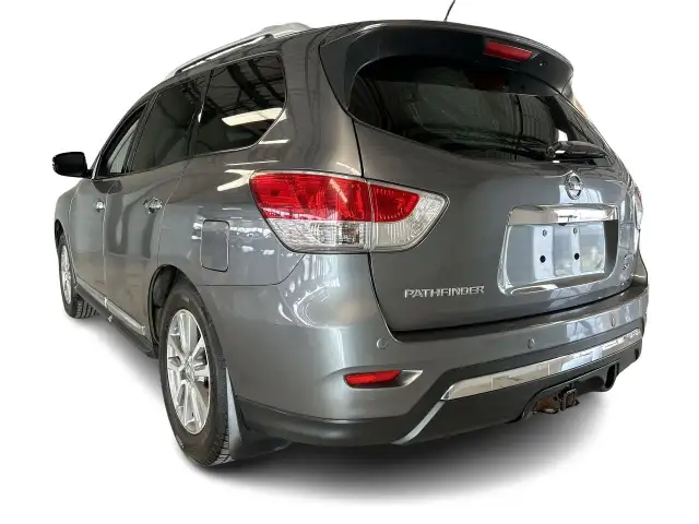 2015 Nissan Pathfinder S, 4X4, Cuir, Nav, Toit, 7 places, Blueto in Cars & Trucks in City of Montréal - Image 12