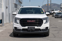 Discover our 2022 GMC Terrain SLE—where style meets versatility. This compact SUV features a sleek d... (image 1)